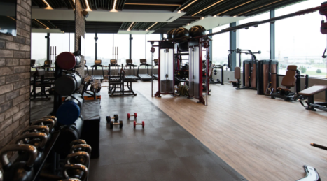 Professional gym: premium everywhere or premium only in high-turnover areas