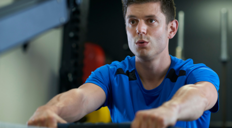Rowing machine for rehabilitation and posture: what to know and when it is useful