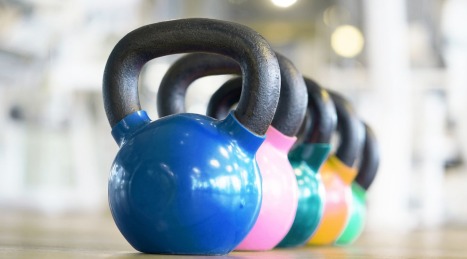 Guida ai kettlebell: come scegliere peso, forma e rivestimento