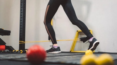 Bandas elásticas para corredores: ejercicios para prevenir lesiones y mejorar el rendimiento