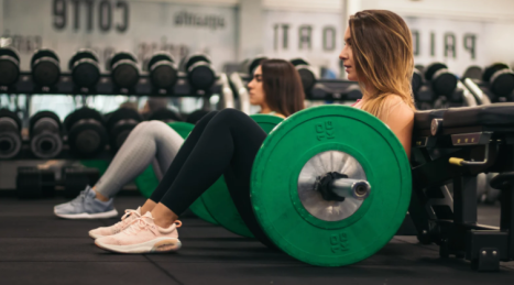 Hip thrust con elastico: tecnica corretta e progressione