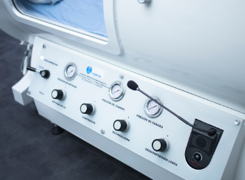 Portability vs. Stability: Analysis of Weight and Structure in Hyperbaric Chambers