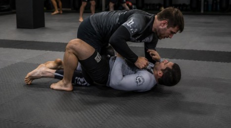 Tatami per MMA e Grappling: Guida alla Scelta Anti-Abrasione