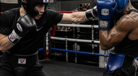 Guantes de boxeo de 10 oz, 12 oz y 14 oz: la guía definitiva sobre los pesos