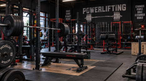Come allestire una palestra powerlifting: guida a layout e attrezzature