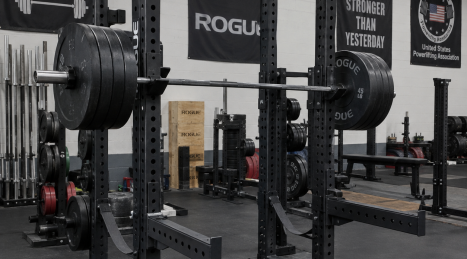 Sicurezza attrezzatura powerlifting: come allenarsi con carichi elevati in sicurezza