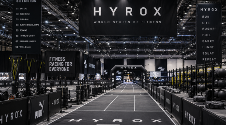 Hyrox en un gimnasio profesional: cómo diseñar el espacio, las pistas y las estaciones