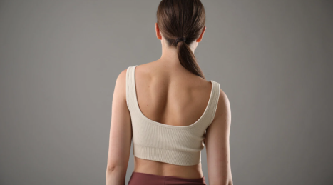 Pequeños gestos diarios para mejorar la postura y el bienestar