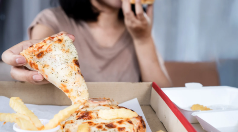 Come evitare abbuffate serali