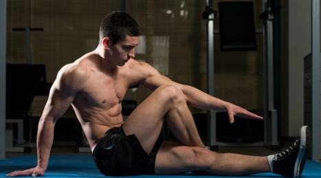 Stretching attivo per chi non riesce a toccarsi le punte dei piedi