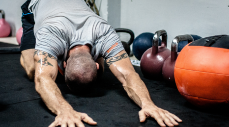 Spalle rigide: mobilità scapolare in 6 minuti