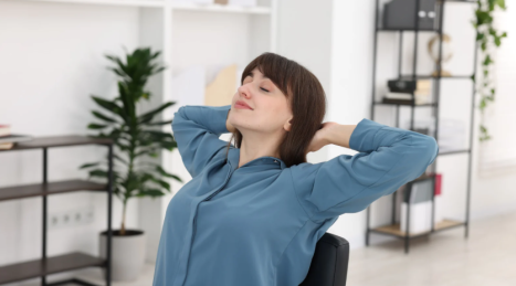 Come evitare la ‘posizione crollata’ alla scrivania