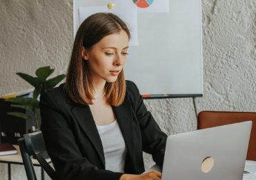 Come riattivare spalle e collo dopo troppe ore al PC