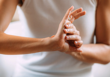 Mobilità polsi per chi fa calisthenics o lavori al pc