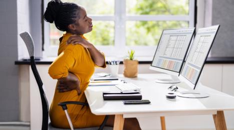 Postura corretta alla scrivania: guida pratica per chi lavora al PC