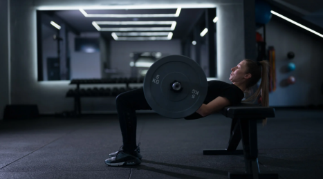 Hip Thrust: Tecnica e Benefici per Glutei Perfetti