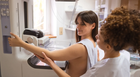 Salute Femminile: Prevenzione e Diagnosi Precoce del Tumore