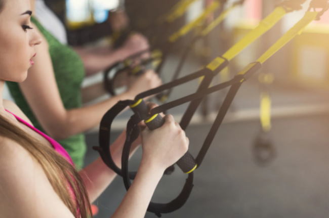 TRX vs Elastic Bands: Which One to Choose for Home Fitness?