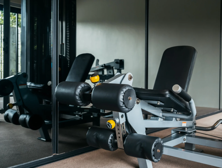 Esercizi Post-LCA: Perché la Leg Extension non è un Tabù