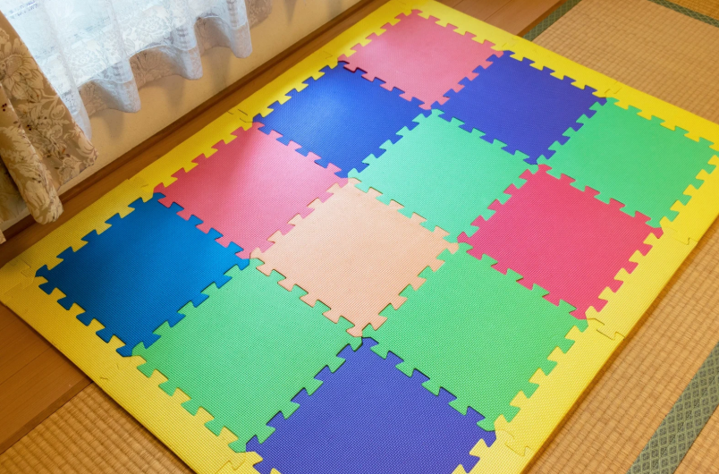 Tatami, gomma o EVA: quale materiale conviene davvero in uno studio PT