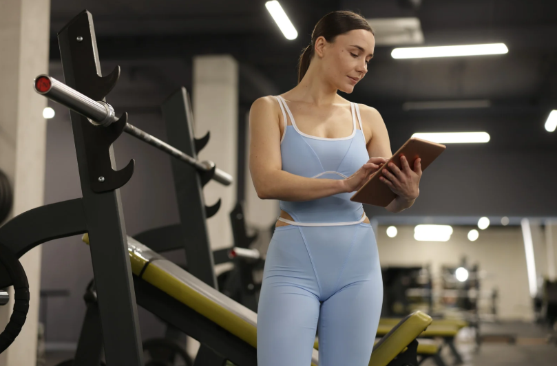 Estudio de fisioterapia o microgimnasio: cómo cambia la elección del suelo