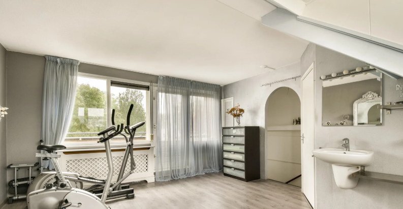 Home gym cheap: what you really need to get started without complicating your life
