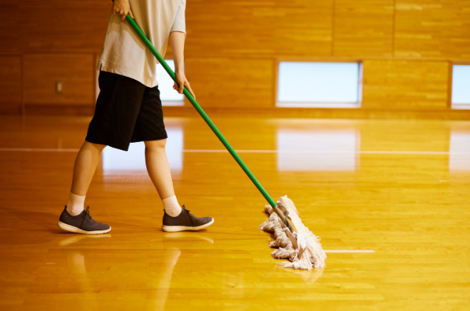 Come mantenere una home gym o micro-palestra ordinata, sicura e longeva