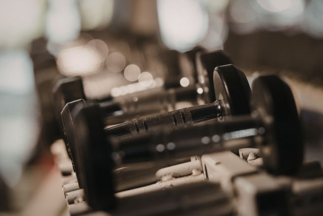 Come costruire un set manubri coerente senza duplicare pesi e funzioni