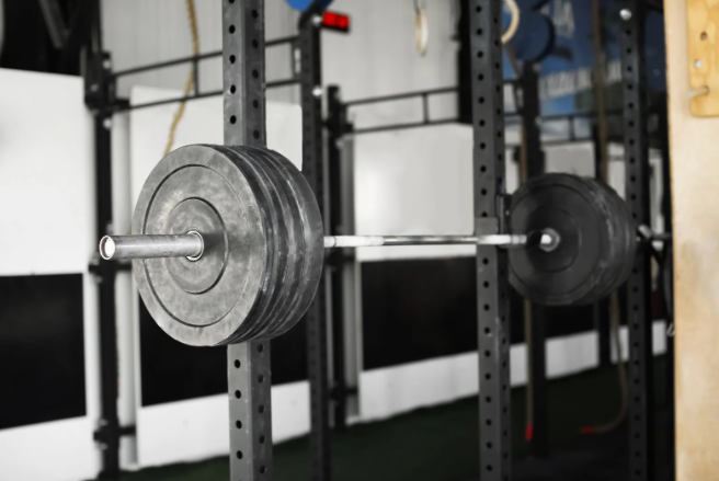 Squat stand o power rack: quale conviene davvero in uno spazio piccolo