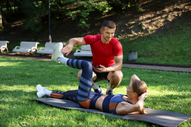 Quando ha senso passare dal corpo libero a un allenamento con attrezzi senza creare caos