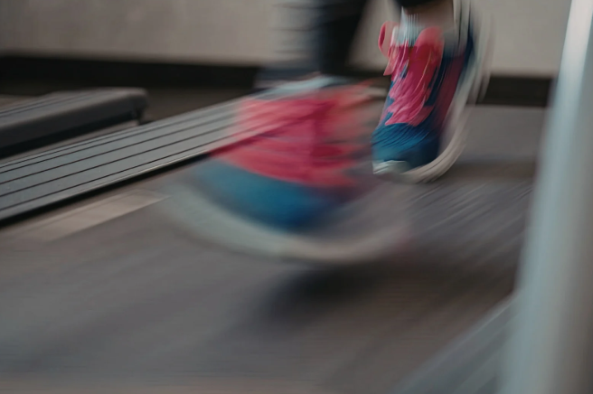 Tapis roulant, cyclette o nulla di tutto questo: cosa conta davvero se vuoi perdere peso in casa