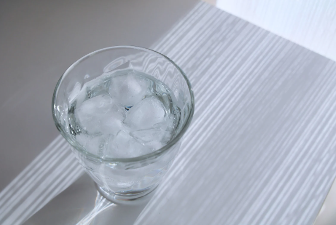 Bere poco durante il giorno può farti sentire più scarico quando ti alleni