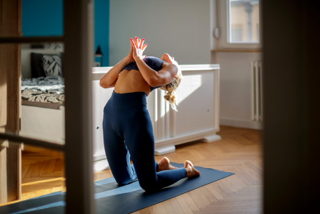 Come costruire una routine pre e post allenamento semplice per chi si allena in casa