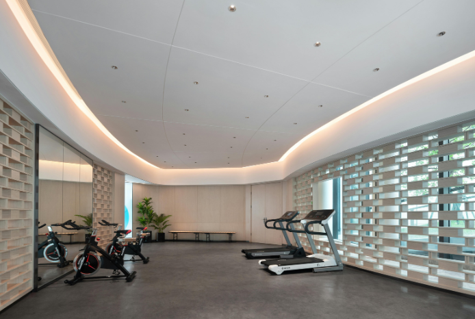 Condominium gym: basic or premium band for shared equipment