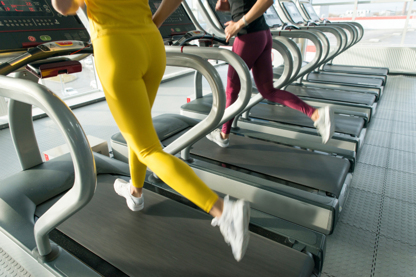 Cardio nuevo de entrada o remanufacturado más sólido en el piso: lo que realmente compensa