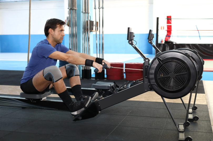 Proper technique on the rowing machine: 5-step sequence with mistakes to avoid