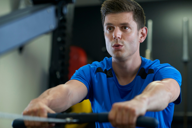Rowing machine for rehabilitation and posture: what to know and when it is useful