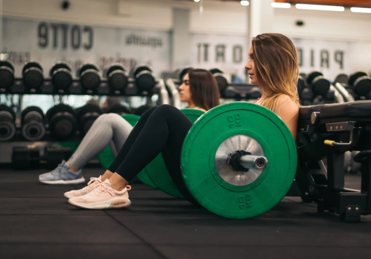 Hip thrust con elastico: tecnica corretta e progressione