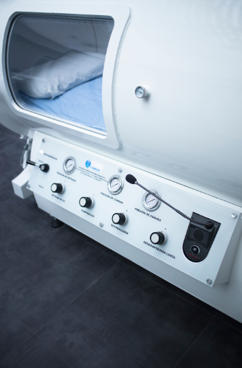 Portability vs. Stability: Analysis of Weight and Structure in Hyperbaric Chambers