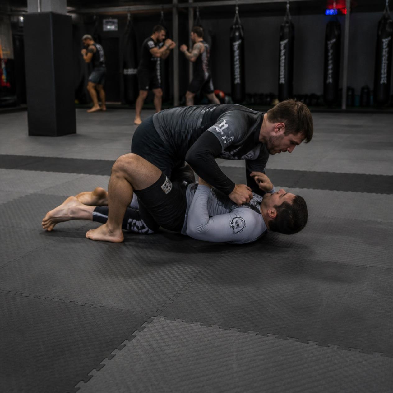 Tatami per MMA e Grappling: Guida alla Scelta Anti-Abrasione