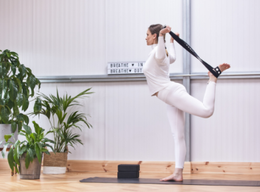 Pilates mit Gummibändern: progressive Resistenz, auch zu Hause