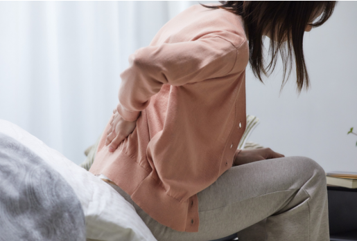 Dolor lumbar por la mañana: lo que dice tu cuerpo