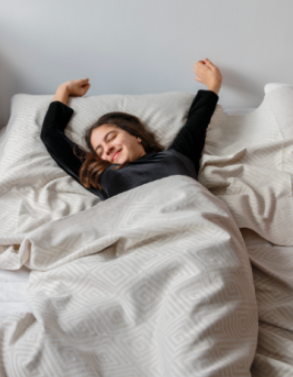 Morgendliche Haltungsroutine in 10 Minuten: Wirbelsäule und Schultern vor Tagesbeginn reaktivieren